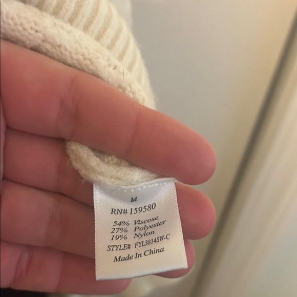 Pink Lily Cream Textured V-Neck Sweater - Picture 5 of 5